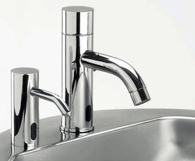 增加全新的一键启动功能,新款水龙头式自动感应泡